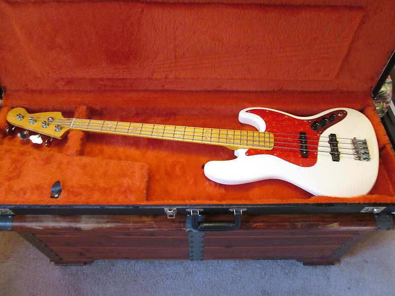 Изготовленный на заказ (1 из 1) Jazz Bass 70-х с/Fender HSC, оригинальный корпус Fender. Custom Built - lic. by Fender 70's Jazz Bass
Изготовленный на заказ (1 из 1) Jazz Bass 70-х с/Fender HSC, оригинальный корпус Fender. Custom Built - lic. by Fender 70's Jazz Bass