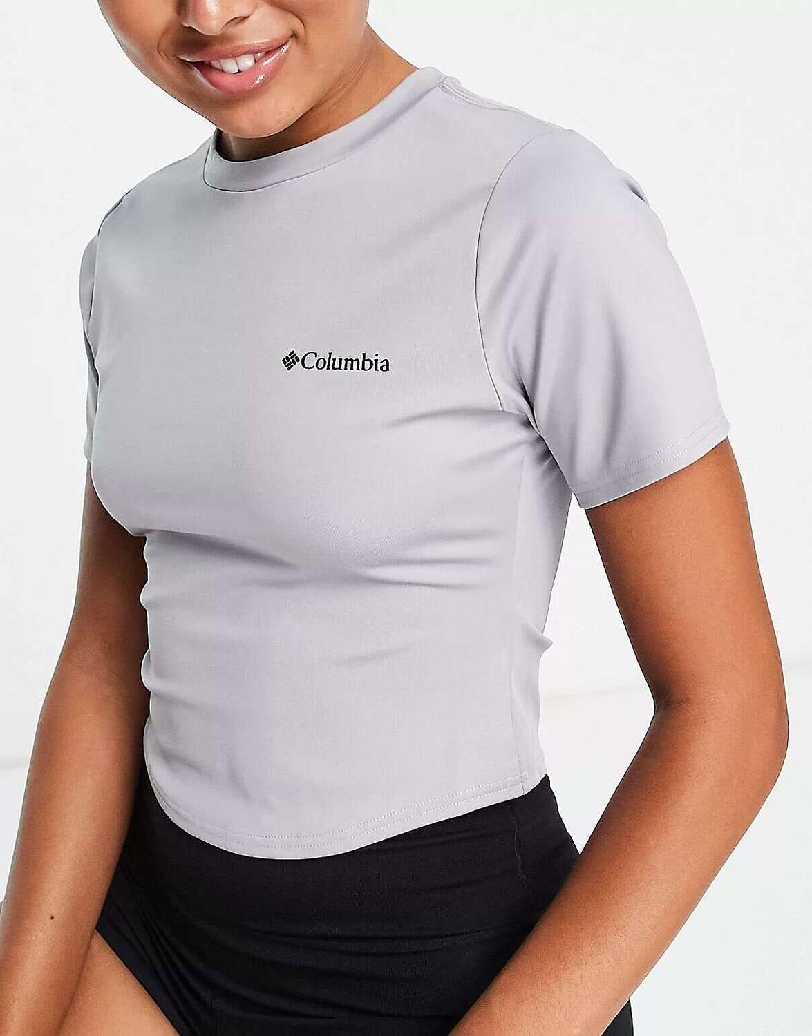 Серая укороченная футболка с короткими рукавами Columbia Training CSC Sculpt, Серый
Серая укороченная футболка с короткими рукавами Columbia Training CSC Sculpt, Серый