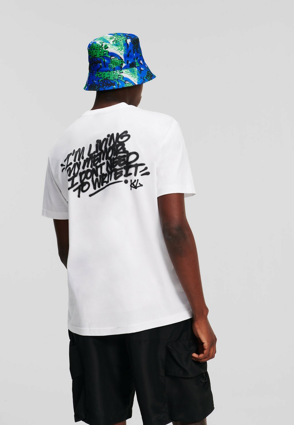 Футболка с принтом x CRAPULE2000 REGULAR GRAFFITI Karl Lagerfeld Jeans, цвет white
Футболка с принтом x CRAPULE2000 REGULAR GRAFFITI Karl Lagerfeld Jeans, цвет white