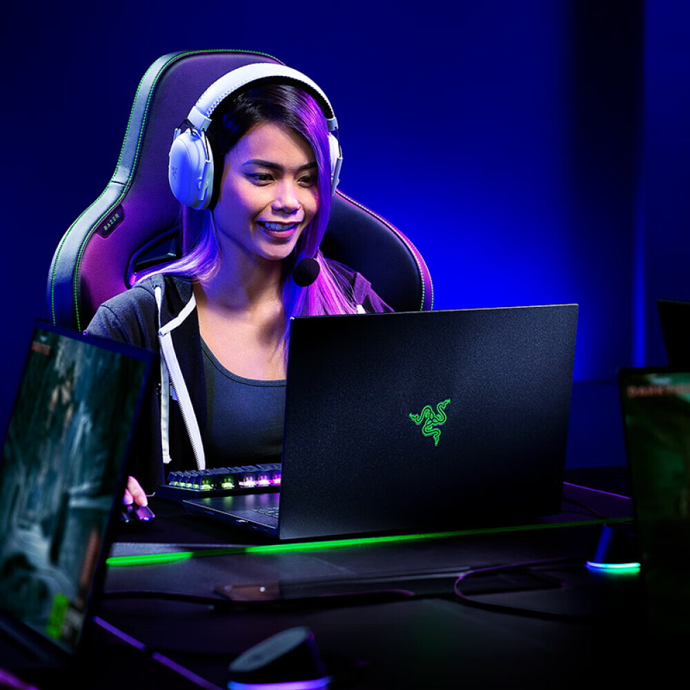 Ноутбук игровой Razer Spirit Blade 16" 13-го поколения Core i9-13950HX RTX4060 16G+1TB 2.5K-240Hz, черный
Ноутбук игровой Razer Spirit Blade 16" 13-го поколения Core i9-13950HX RTX4060 16G+1TB 2.5K-240Hz, черный