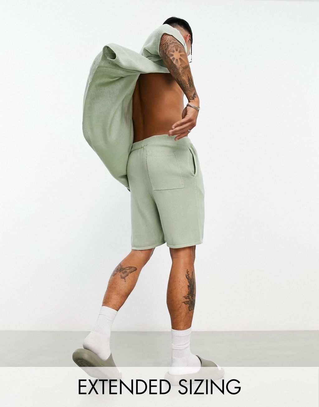 Трикотажные хлопковые шорты средней плотности ASOS DESIGN серо-зеленого цвета
Трикотажные хлопковые шорты средней плотности ASOS DESIGN серо-зеленого цвета