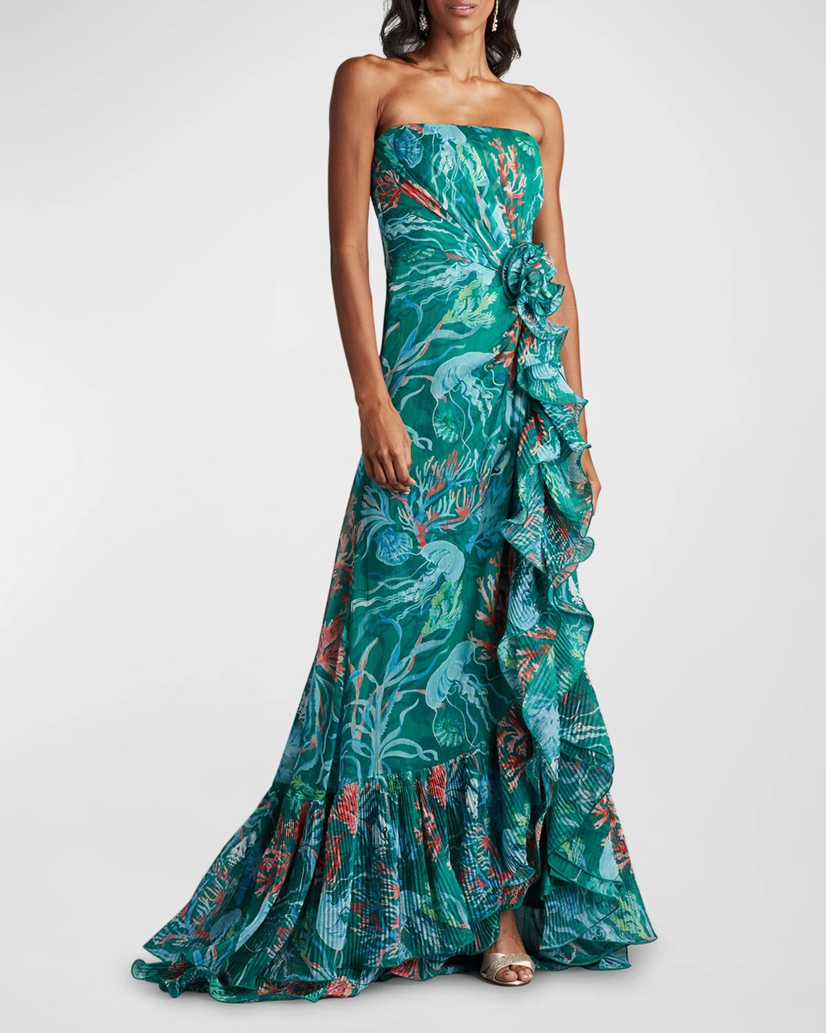 Плиссированное платье А-силуэта без бретелек с рюшами Tadashi Shoji, цвет Bamboo
Плиссированное платье А-силуэта без бретелек с рюшами Tadashi Shoji, цвет Bamboo
