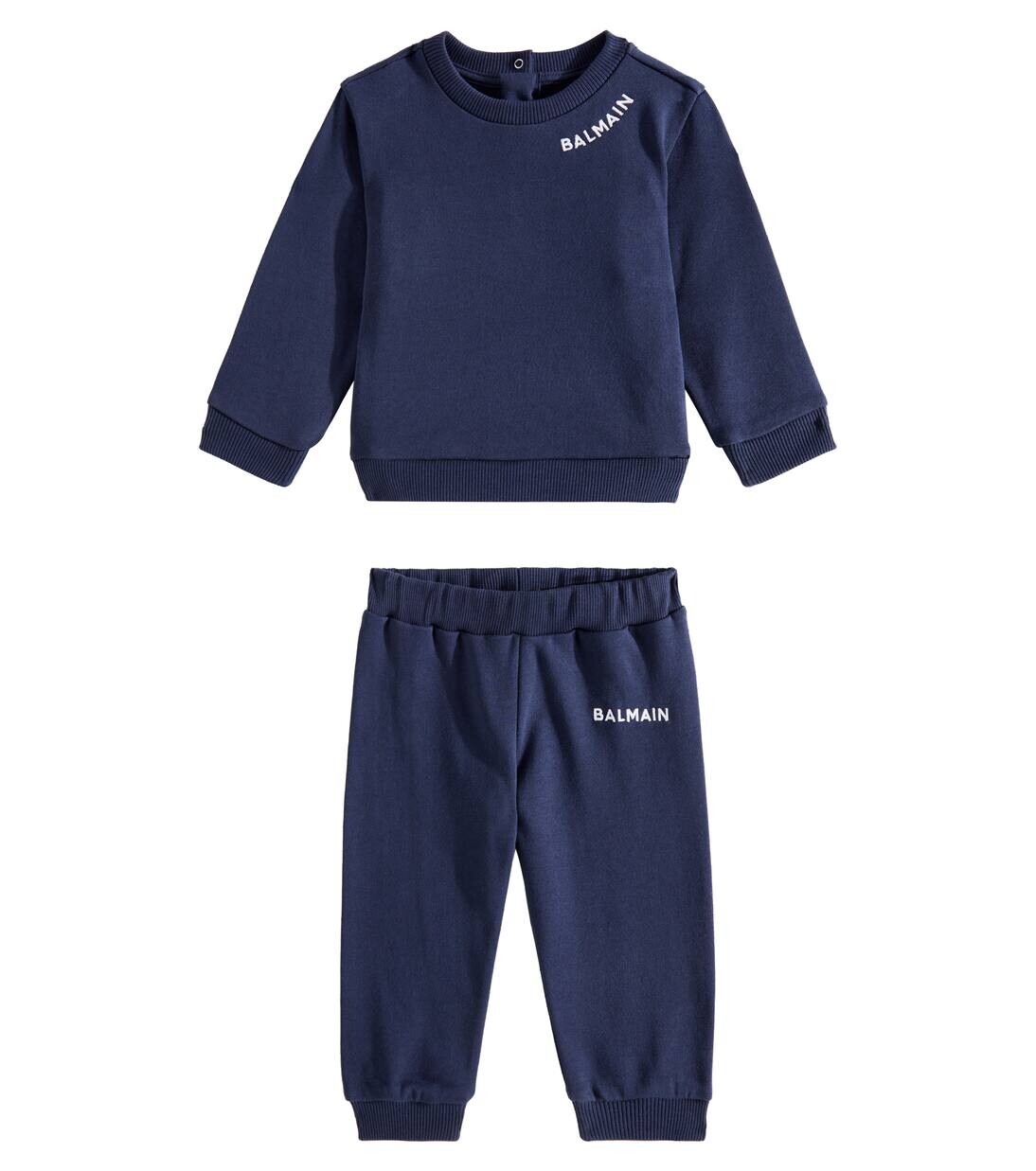 Комплект из детской кофточки и спортивных штанов Balmain Kids, цвет air force blue
Комплект из детской кофточки и спортивных штанов Balmain Kids, цвет air force blue