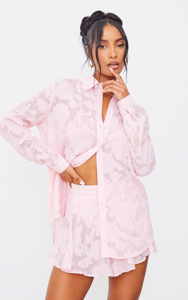 PrettyLittleThing Пастельно-розовая прозрачная рубашка оверсайз с цветочным принтом и длинными рукавами
PrettyLittleThing Пастельно-розовая прозрачная рубашка оверсайз с цветочным принтом и длинными рукавами