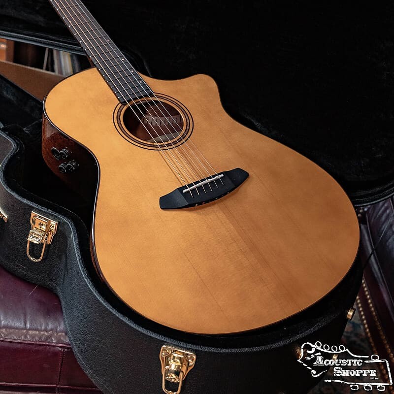 Акустическая гитара Breedlove Organic Pro Performer Concerto, европейская ель/африканское красное дерево, состаренный тонер, вырез, звукосниматель Fishman #9792 PFCO18CEEUAM
Акустическая гитара Breedlove Organic Pro Performer Concerto, европейская ель/африканское красное дерево, состаренный тонер, вырез, звукосниматель Fishman #9792 PFCO18CEEUAM