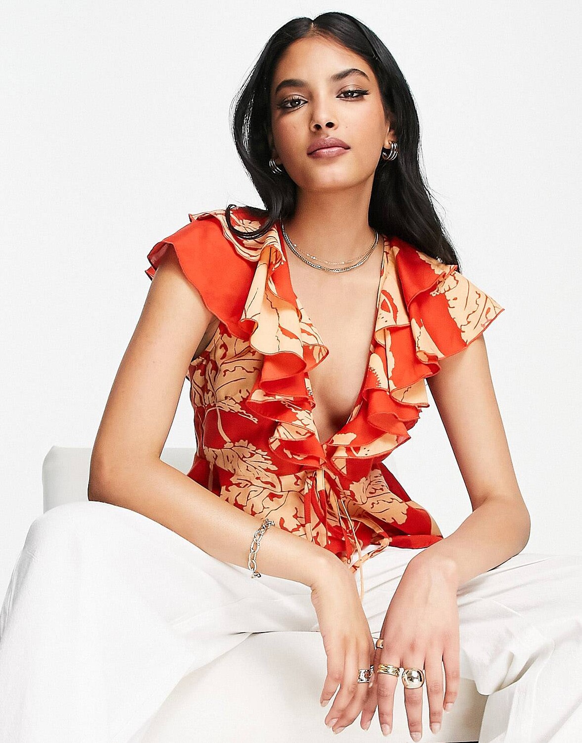 Оранжевая блузка с глубоким вырезом спереди и вырезом сбоку ASOS DESIGN Going Out
Оранжевая блузка с глубоким вырезом спереди и вырезом сбоку ASOS DESIGN Going Out