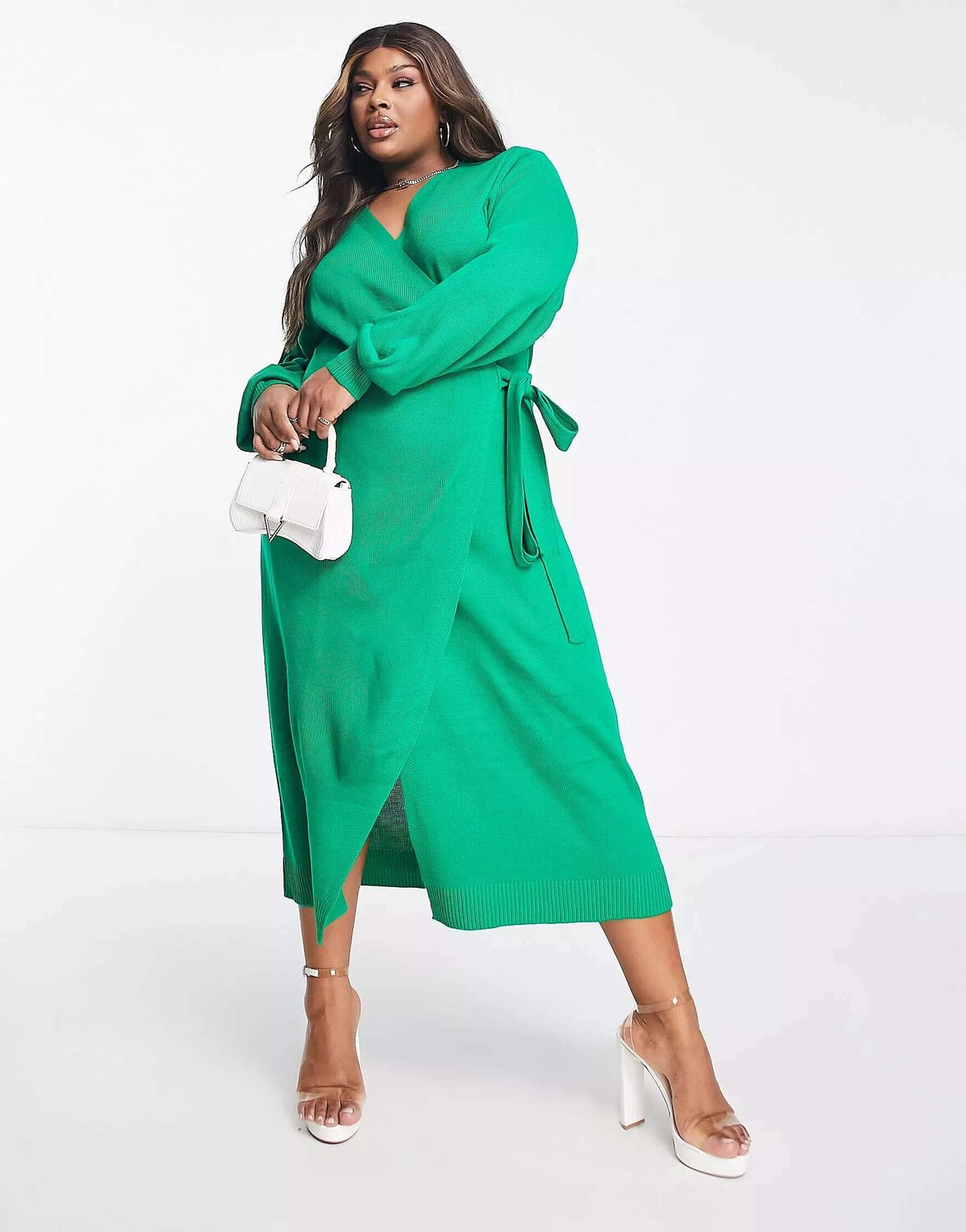 Изумрудное трикотажное платье с запахом и завязкой на талии Pretty Lavish Curve Beau
Изумрудное трикотажное платье с запахом и завязкой на талии Pretty Lavish Curve Beau