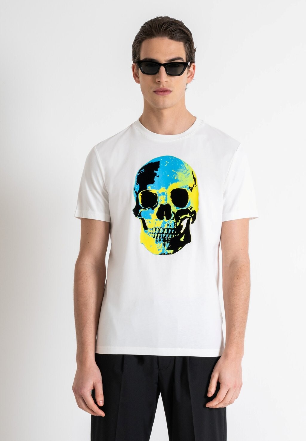 Футболка с принтом SLIM FIT WITH PHOTOGRAPHIC AND FLOCK PRINT Antony Morato, белый
Футболка с принтом SLIM FIT WITH PHOTOGRAPHIC AND FLOCK PRINT Antony Morato, белый