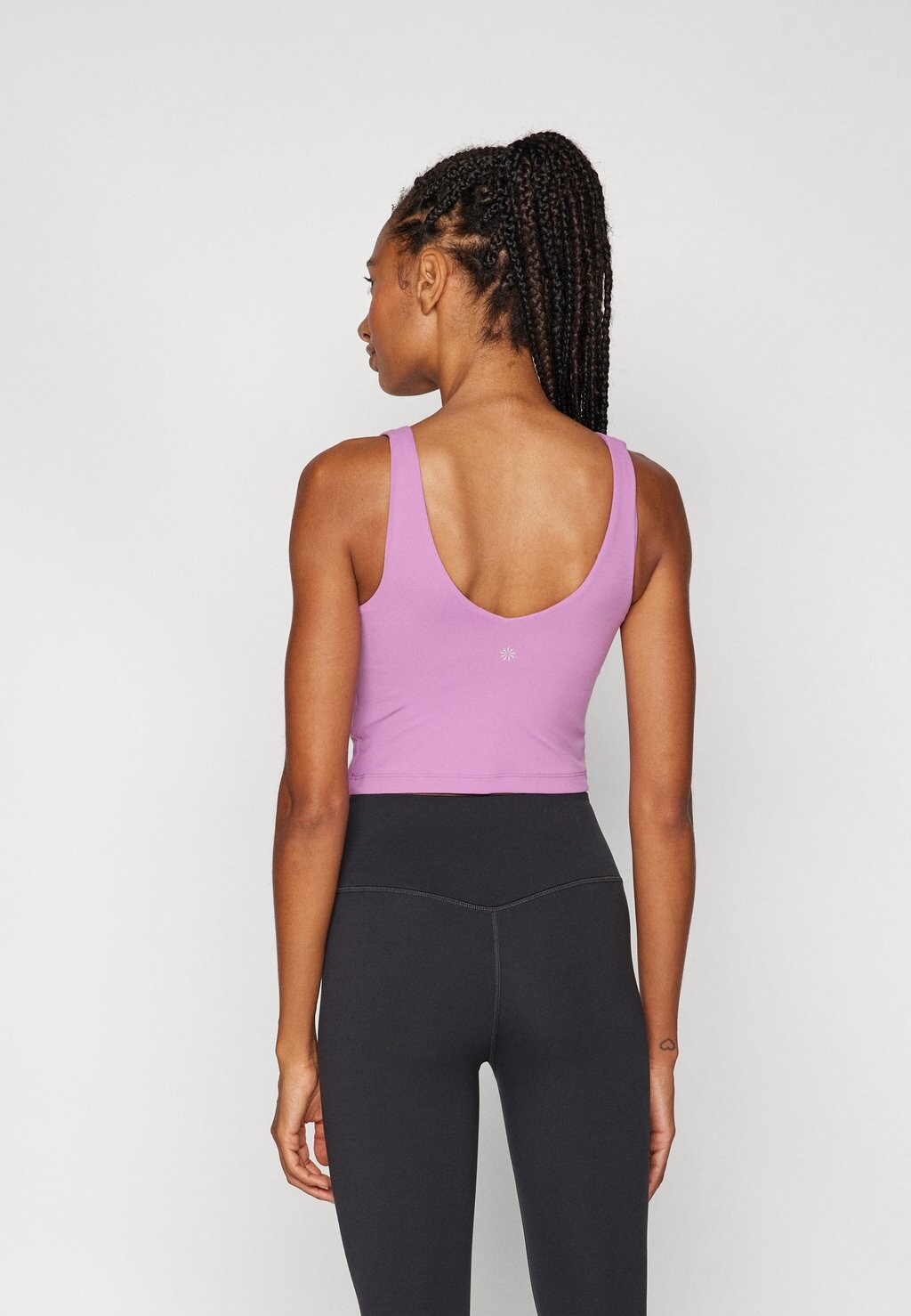 Спортивный бюстгальтер средней поддержки TRANSCEND V NECK CROP BRA Athleta, розовый
Спортивный бюстгальтер средней поддержки TRANSCEND V NECK CROP BRA Athleta, розовый