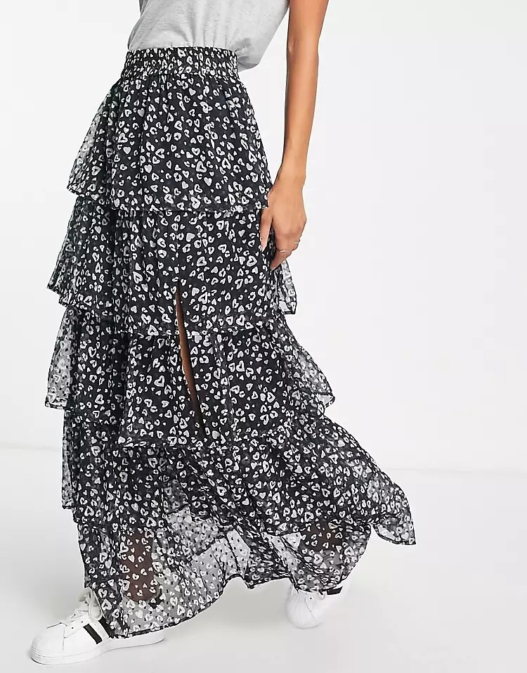 Многоярусная шифоновая юбка макси Miss Selfridge с изображением животных в виде сердечек, черный
Многоярусная шифоновая юбка макси Miss Selfridge с изображением животных в виде сердечек, черный