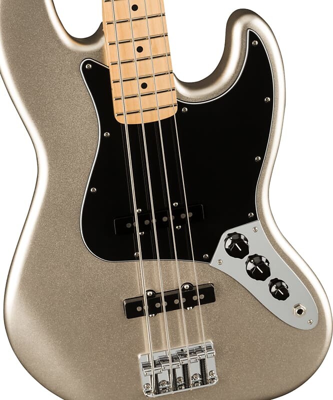 Кленовый гриф Fender 75th Anniversary Jazz Bass, отделка Diamond Anniversary с чехлом Deluxe
Кленовый гриф Fender 75th Anniversary Jazz Bass, отделка Diamond Anniversary с чехлом Deluxe