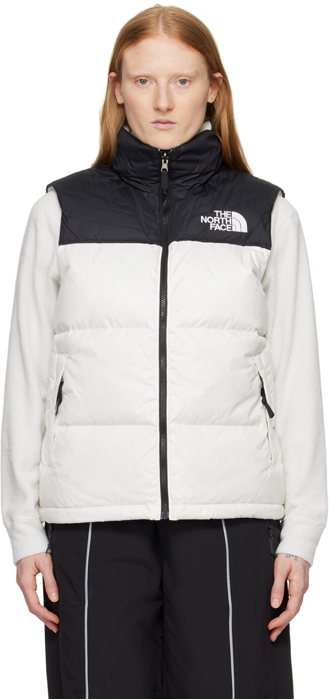 Белый пуховый жилет Nuptse 1996 года в стиле ретро The North Face, цвет White dune
Белый пуховый жилет Nuptse 1996 года в стиле ретро The North Face, цвет White dune