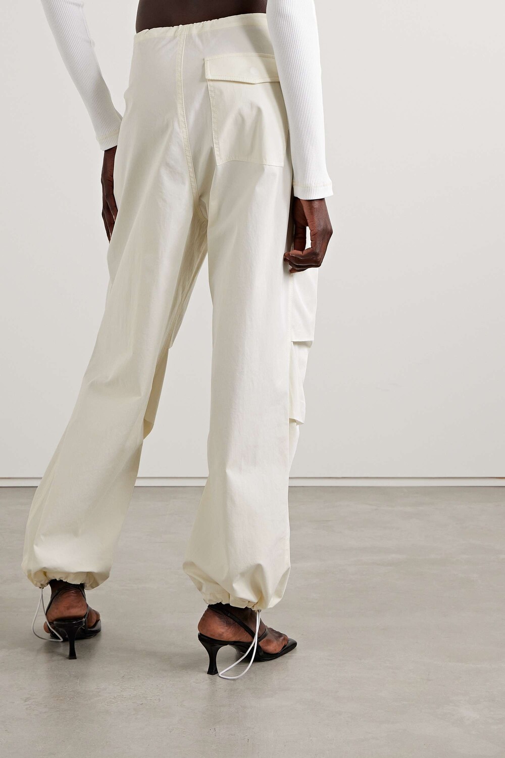 DION LEE Брюки карго прямого кроя из смесового хлопкового габардина Toggle Parachute, слоновая кость, Бежевый
DION LEE Брюки карго прямого кроя из смесового хлопкового габардина Toggle Parachute, слоновая кость, Бежевый
