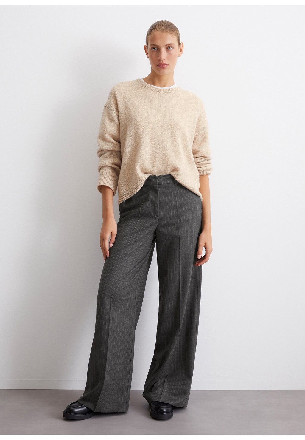 Брюки PANTS, MODERN SUITING STYLE, WIDE LEG, PINSTRIPE Marc O'Polo, разноцветный
Брюки PANTS, MODERN SUITING STYLE, WIDE LEG, PINSTRIPE Marc O'Polo, разноцветный