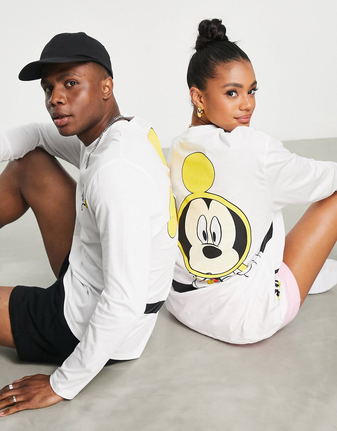 Белая футболка унисекс с длинными рукавами и принтом Disney Mickey Mouse ASOS DESIGN
Белая футболка унисекс с длинными рукавами и принтом Disney Mickey Mouse ASOS DESIGN