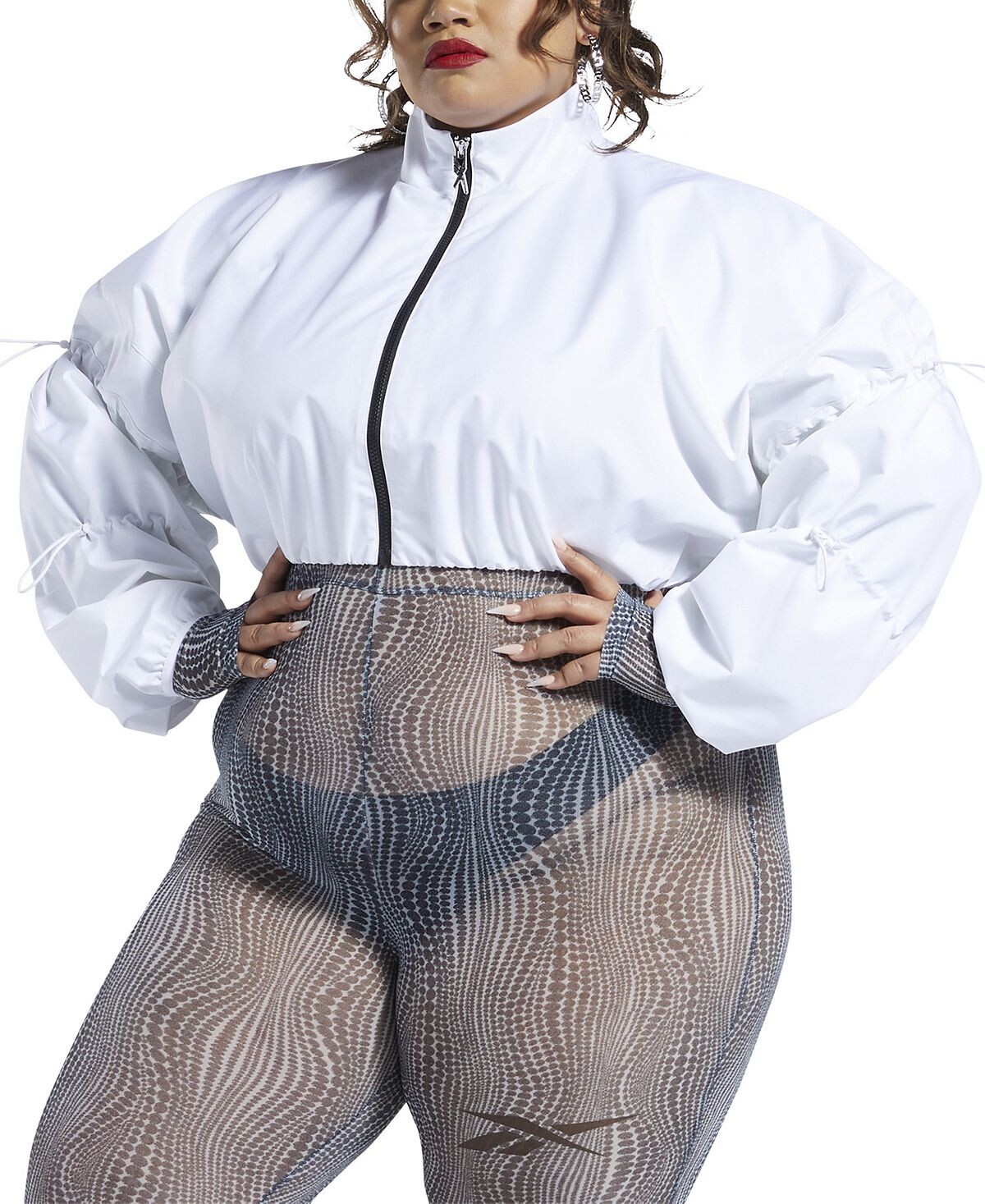 Укороченная куртка cardi b размера плюс с застежкой-молнией спереди и рукавом-кулиской из тканого материала Reebok, белый
Укороченная куртка cardi b размера плюс с застежкой-молнией спереди и рукавом-кулиской из тканого материала Reebok, белый
