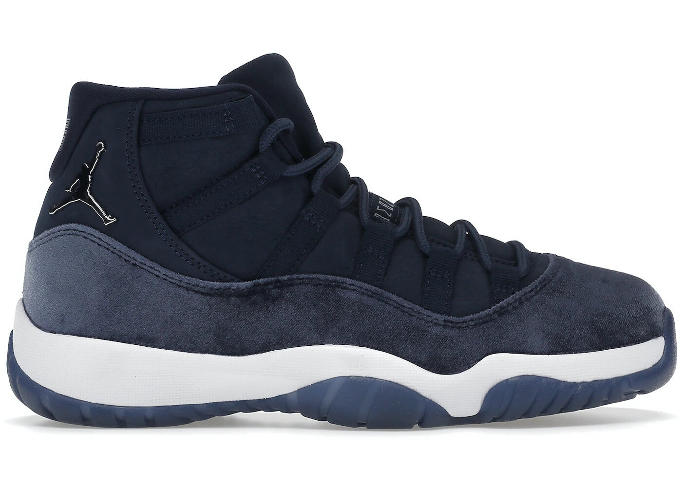 Кроссовки Nike Air Jordan 11 Retro, темно-синий / серебристый металлик / белый
Кроссовки Nike Air Jordan 11 Retro, темно-синий / серебристый металлик / белый