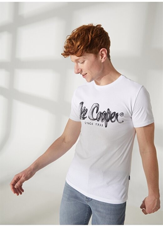 Белая мужская футболка с круглым вырезом 232 LCM 242029 DRAWINGLOGO WHITE-S Lee Cooper, белый
Белая мужская футболка с круглым вырезом 232 LCM 242029 DRAWINGLOGO WHITE-S Lee Cooper, белый