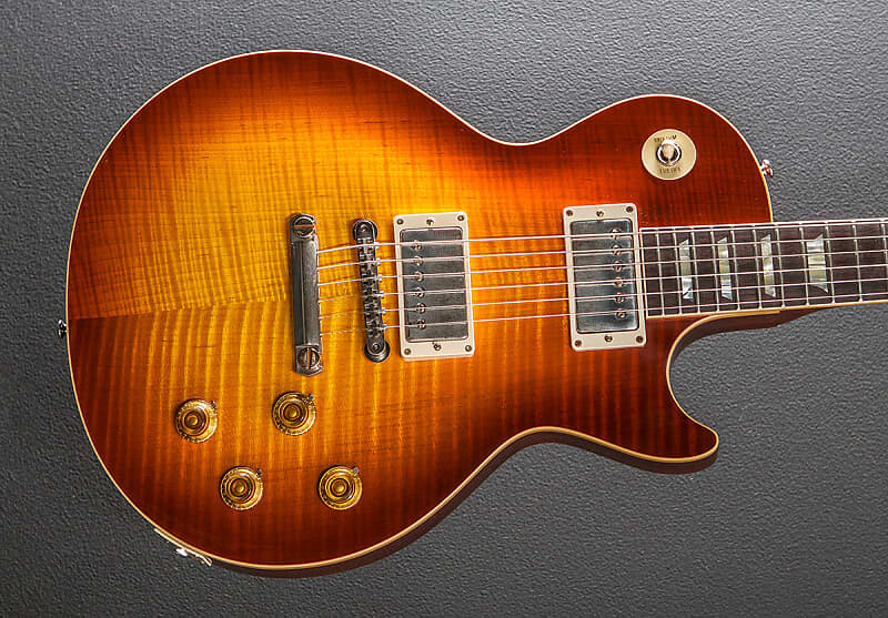 Стандартное переиздание Les Paul 1959 года - Minnesota Burst Gibson Les Paul Reissue - Minnesota Burst
Стандартное переиздание Les Paul 1959 года - Minnesota Burst Gibson Les Paul Reissue - Minnesota Burst