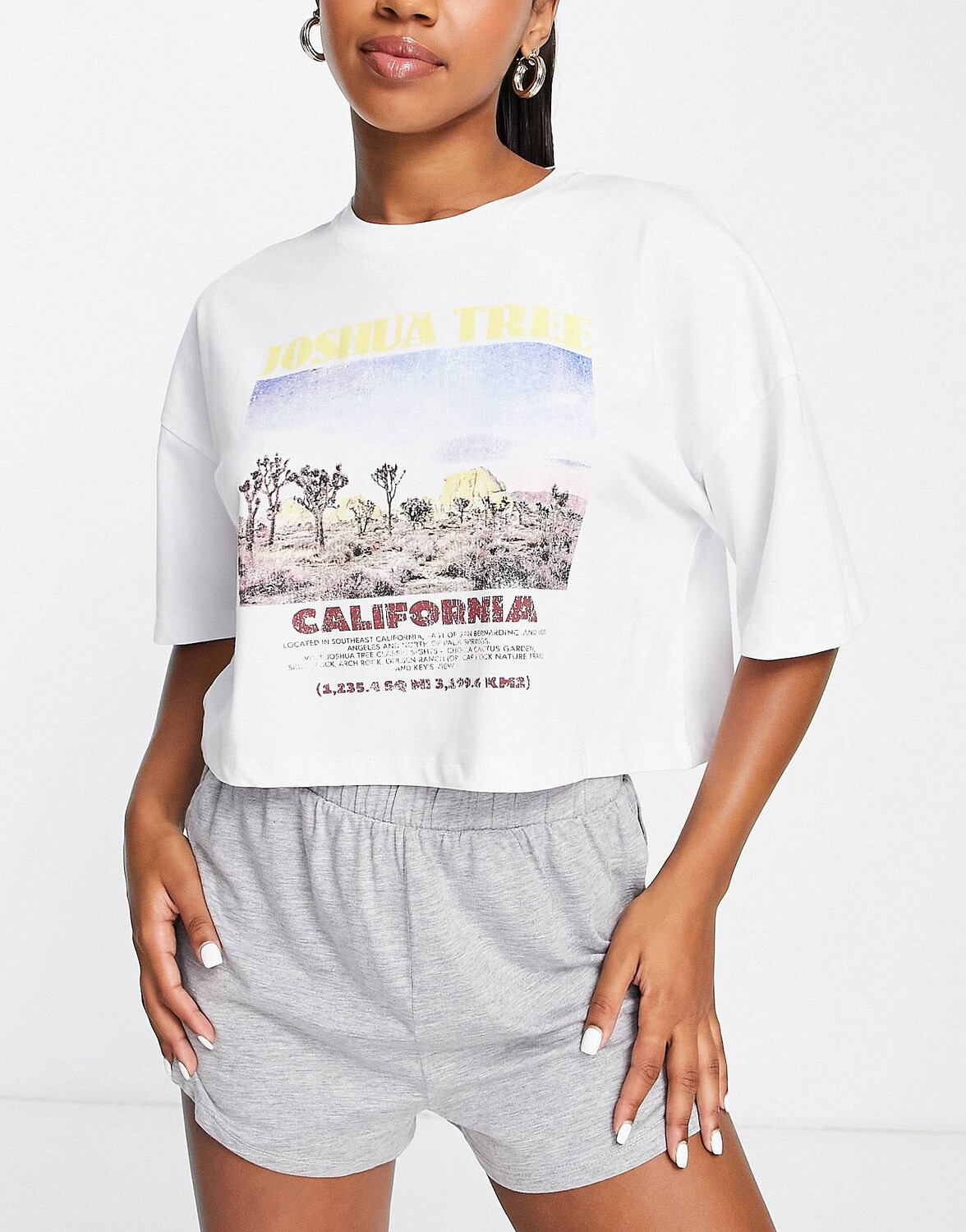 Разноцветный пижамный комплект с футболкой и леггинсами и шортами Topshop Joshua tree
Разноцветный пижамный комплект с футболкой и леггинсами и шортами Topshop Joshua tree