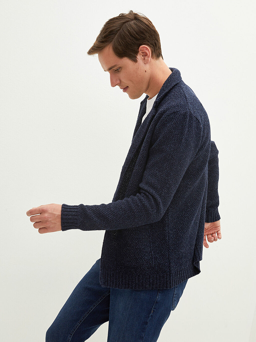 Толстый мужской трикотажный кардиган Slim Fit с воротником-стойкой LCWAIKIKI Classic, Черный
Толстый мужской трикотажный кардиган Slim Fit с воротником-стойкой LCWAIKIKI Classic, Черный