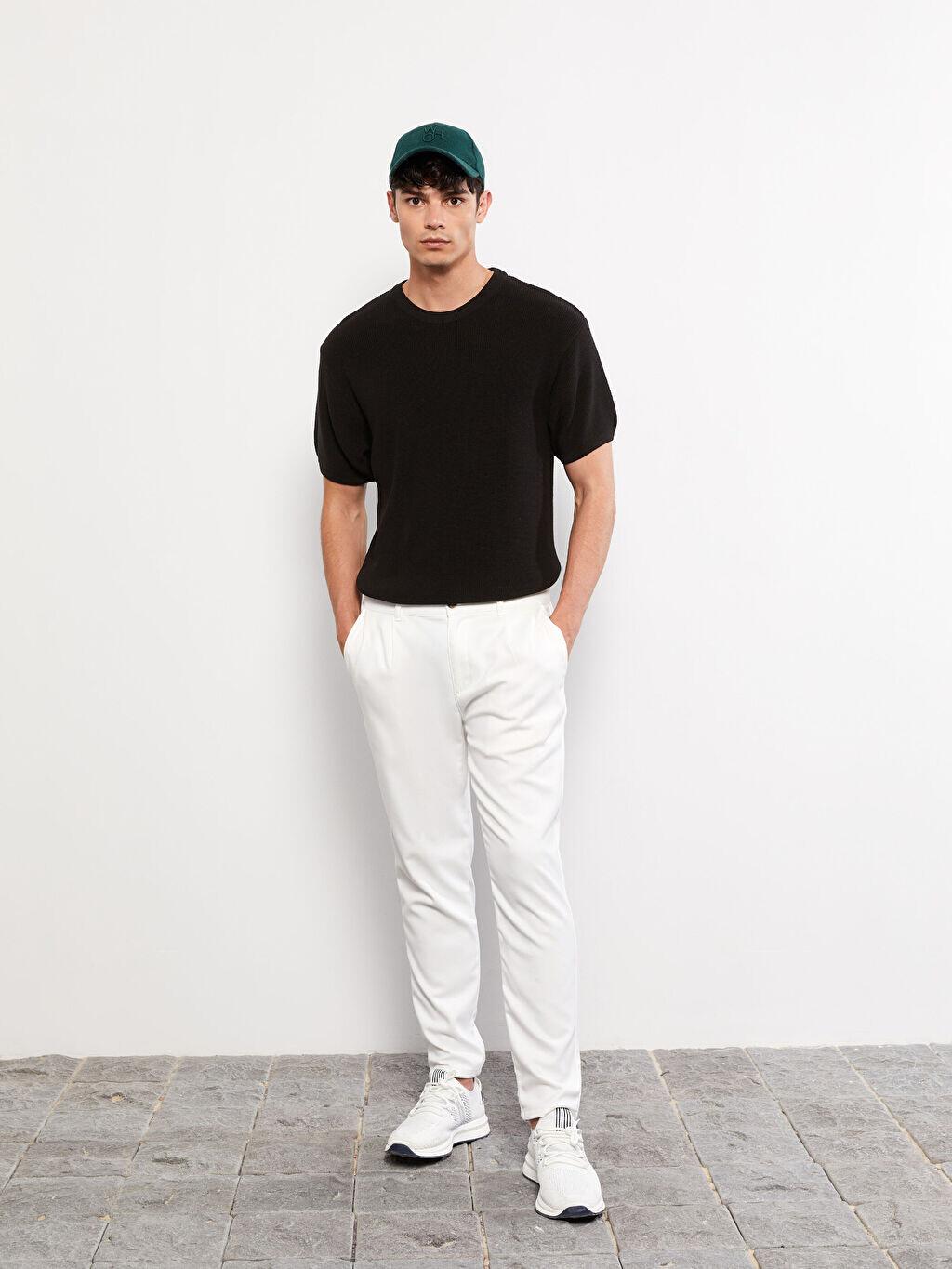 Мужской трикотажный свитер с круглым вырезом и короткими рукавами LCW Casual, Черный
Мужской трикотажный свитер с круглым вырезом и короткими рукавами LCW Casual, Черный