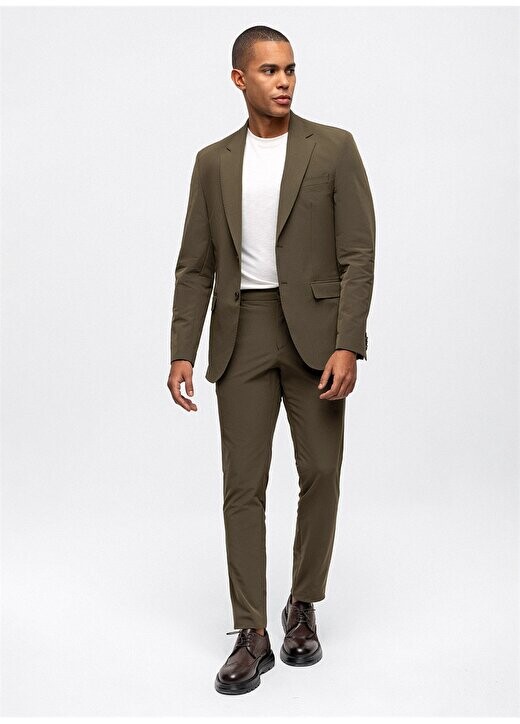 Мужская прямая куртка Back And Bond Slim Fit цвета хаки B33W50017 Back and Bond, хаки
Мужская прямая куртка Back And Bond Slim Fit цвета хаки B33W50017 Back and Bond, хаки