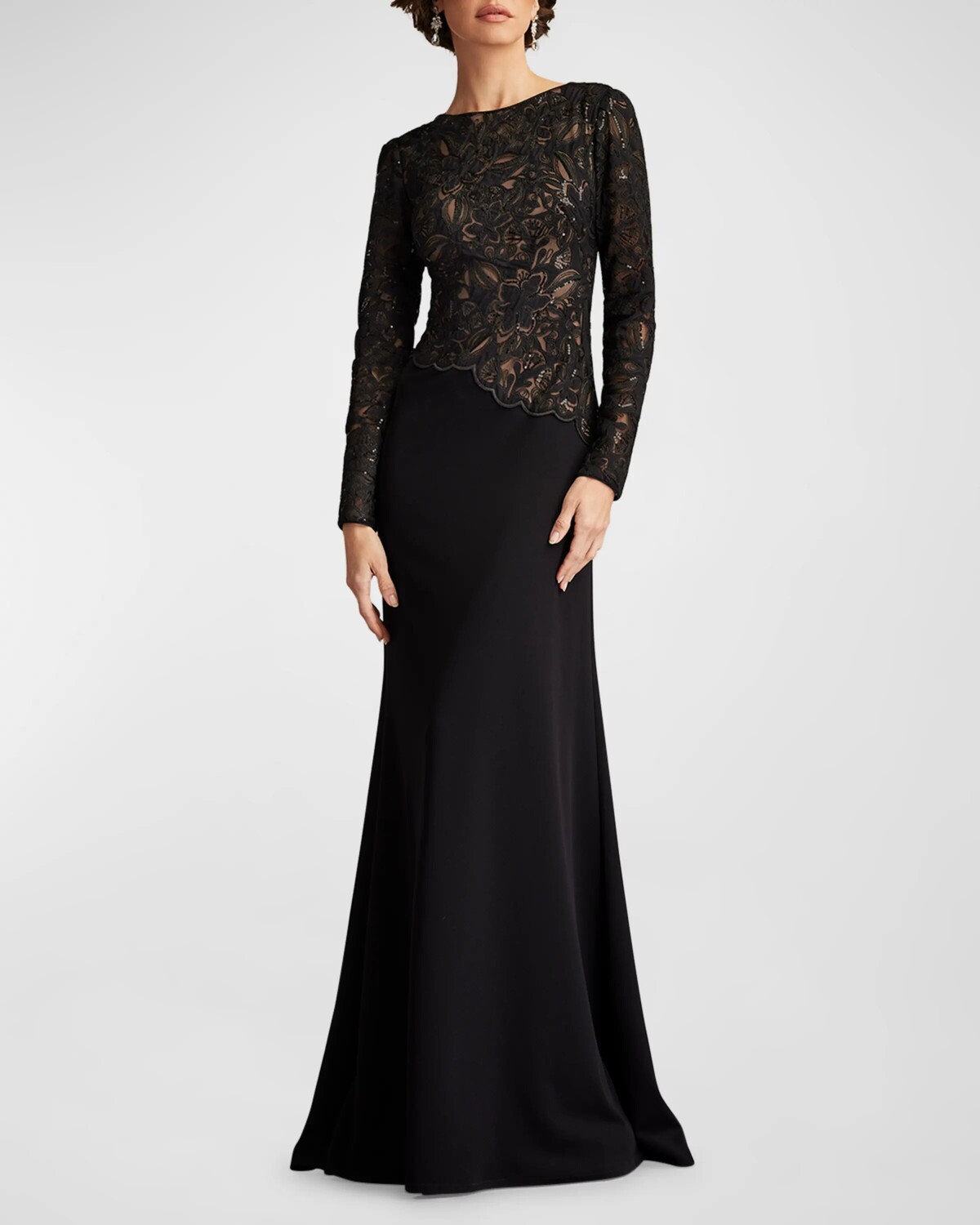 Платье А-силуэта из крепа и кружева с пайетками Tadashi Shoji, цвет Blacknude
Платье А-силуэта из крепа и кружева с пайетками Tadashi Shoji, цвет Blacknude