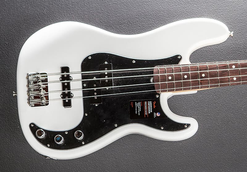 Бас-гитара American Performer Precision Bass — арктический белый с палисандровым покрытием Fender American Performer Precision Bass – w/Rosewood
Бас-гитара American Performer Precision Bass — арктический белый с палисандровым покрытием Fender American Performer Precision Bass – w/Rosewood