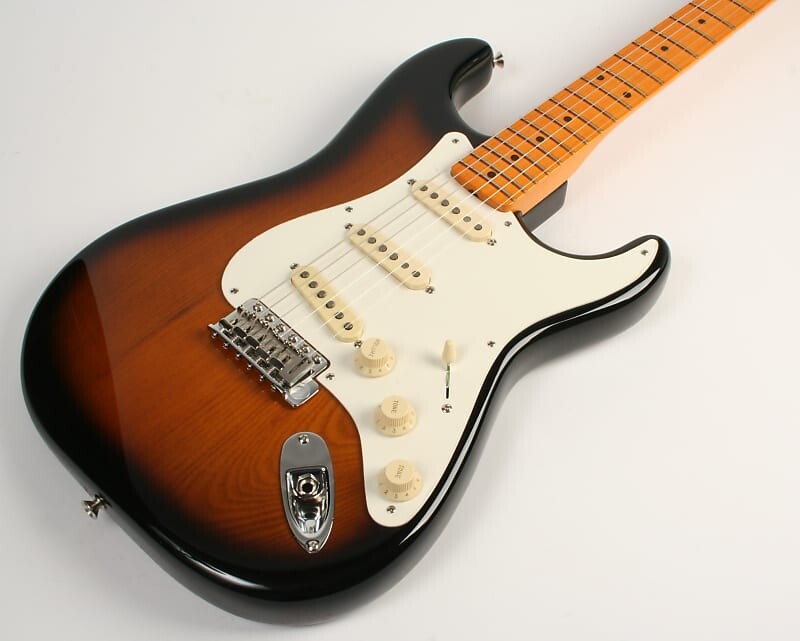 Fender Эрик Джонсон 1954 Stratocaster Virginia SN: FENVA01084 Eric Johnson 1954 Stratocaster Virginia
Fender Эрик Джонсон 1954 Stratocaster Virginia SN: FENVA01084 Eric Johnson 1954 Stratocaster Virginia