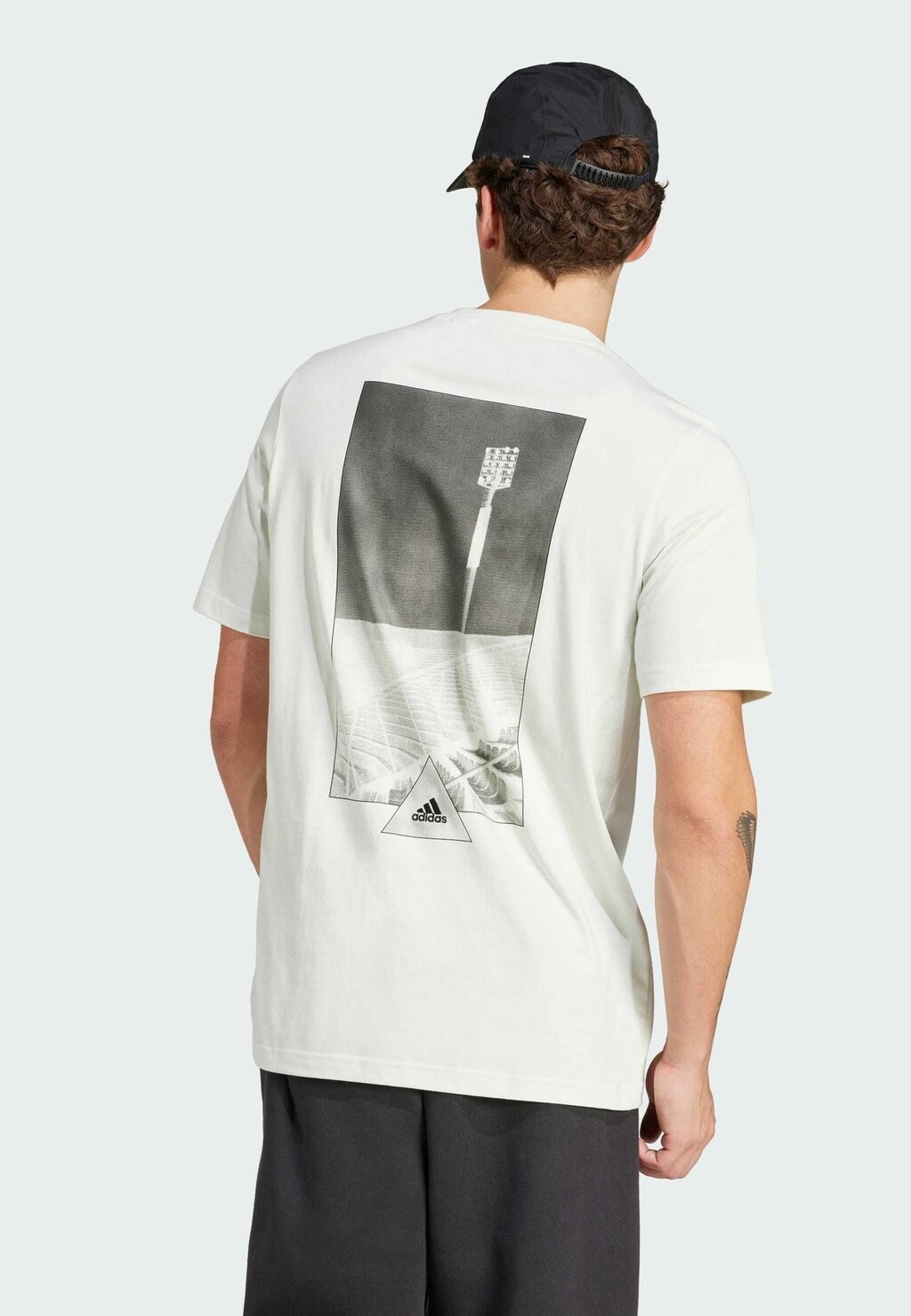 Футболка с принтом House Of Tiro Graphic Tee adidas Sportswear, цвет crystal jade
Футболка с принтом House Of Tiro Graphic Tee adidas Sportswear, цвет crystal jade