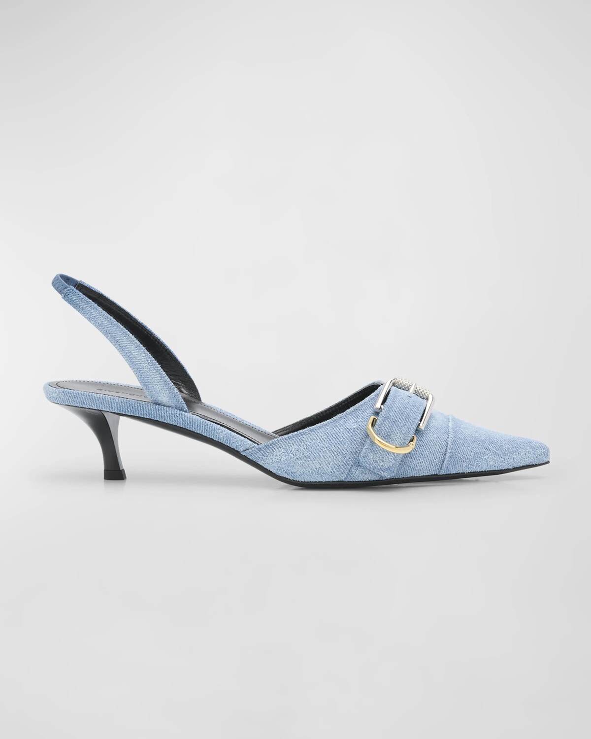 Джинсовые туфли Voyou с ремешком на пятке и пряжкой Givenchy, цвет -Medium Blue
Джинсовые туфли Voyou с ремешком на пятке и пряжкой Givenchy, цвет -Medium Blue