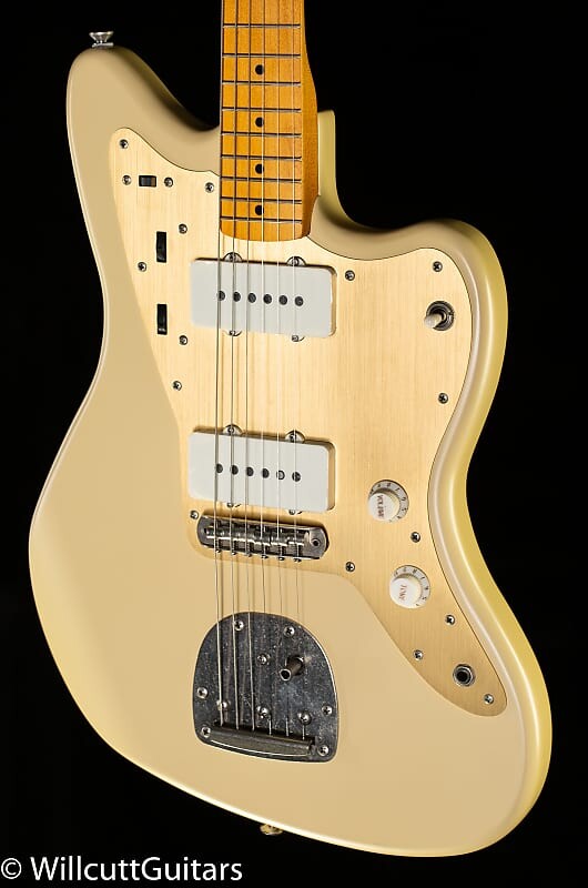 Squier 40th Anniversary Jazzmaster, винтажное издание, кленовый гриф, золотая анодированная накладка, атласный песок пустыни (513) Squier 40th Anniversary Jazzmaster, Edition, Maple Fingerboard, Gold Anodized Pickguard, (513)
Squier 40th Anniversary Jazzmaster, винтажное издание, кленовый гриф, золотая анодированная накладка, атласный песок пустыни (513) Squier 40th Anniversary Jazzmaster, Edition, Maple Fingerboard, Gold Anodized Pickguard, (513)