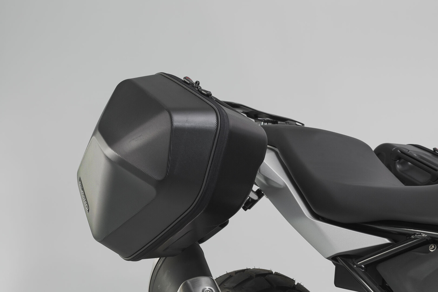 Боковая система бокового корпуса SW-Motech URBAN ABS - 2x 16,5 л. BMW G 310 GS (17-).,
Боковая система бокового корпуса SW-Motech URBAN ABS - 2x 16,5 л. BMW G 310 GS (17-).,