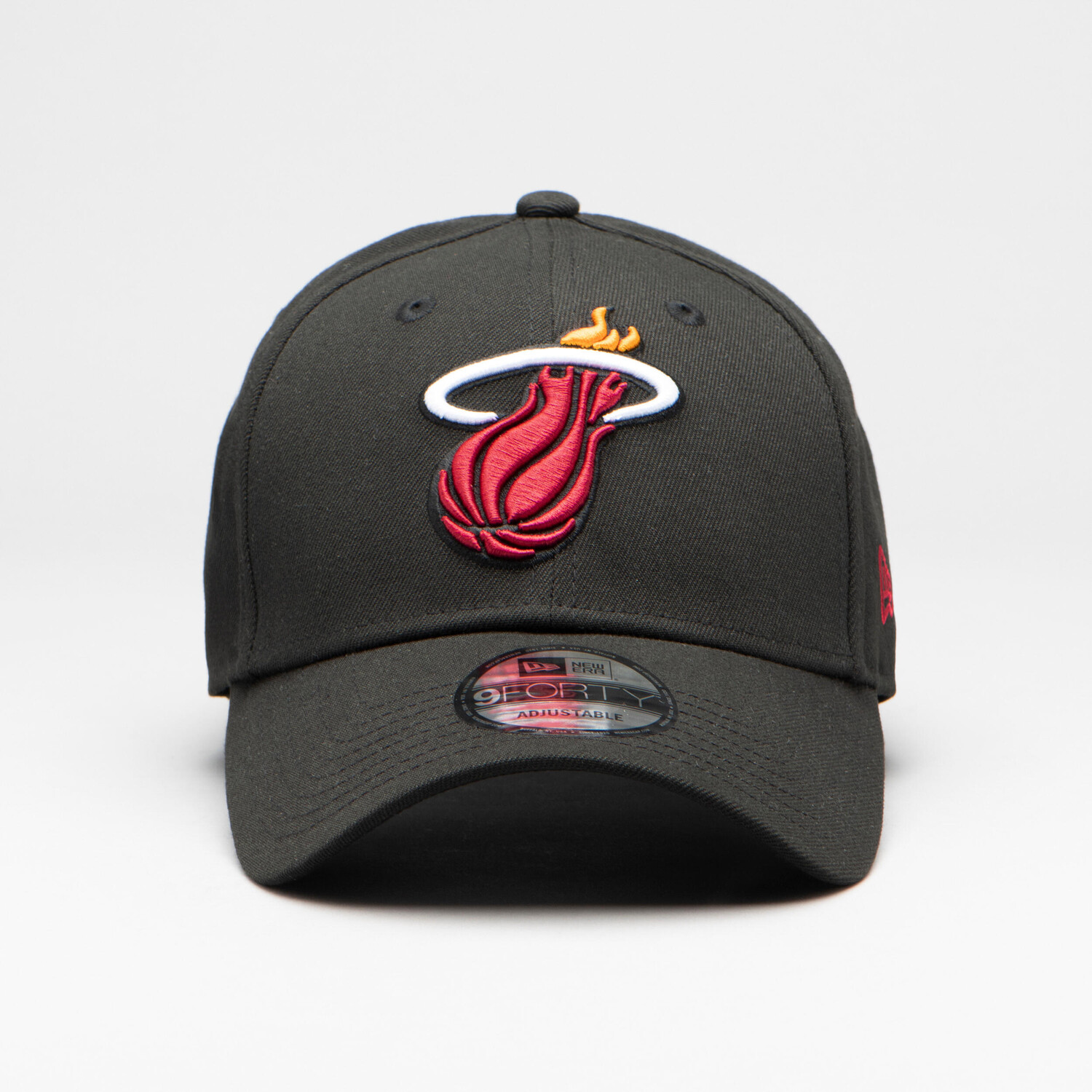 Баскетбольная кепка NBA Miami Heat женская/мужская черная NEW ERA, черный/красный/белый
Баскетбольная кепка NBA Miami Heat женская/мужская черная NEW ERA, черный/красный/белый