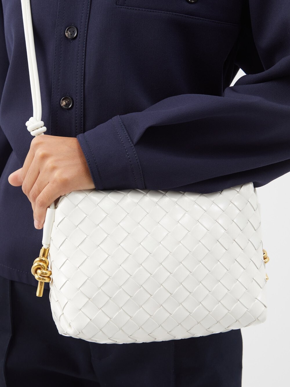 Маленькая сумка через плечо loop из кожи intrecciato Bottega Veneta, бежевый
Маленькая сумка через плечо loop из кожи intrecciato Bottega Veneta, бежевый