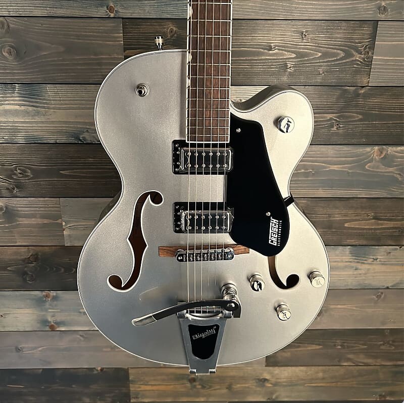 Gretsch G5420T Electromatic Classic Hollow Body SC с Bigsby — Airline Silver GT Electromatic Classic Hollow Body SC wBigsby Airline Silver
Gretsch G5420T Electromatic Classic Hollow Body SC с Bigsby — Airline Silver GT Electromatic Classic Hollow Body SC wBigsby Airline Silver