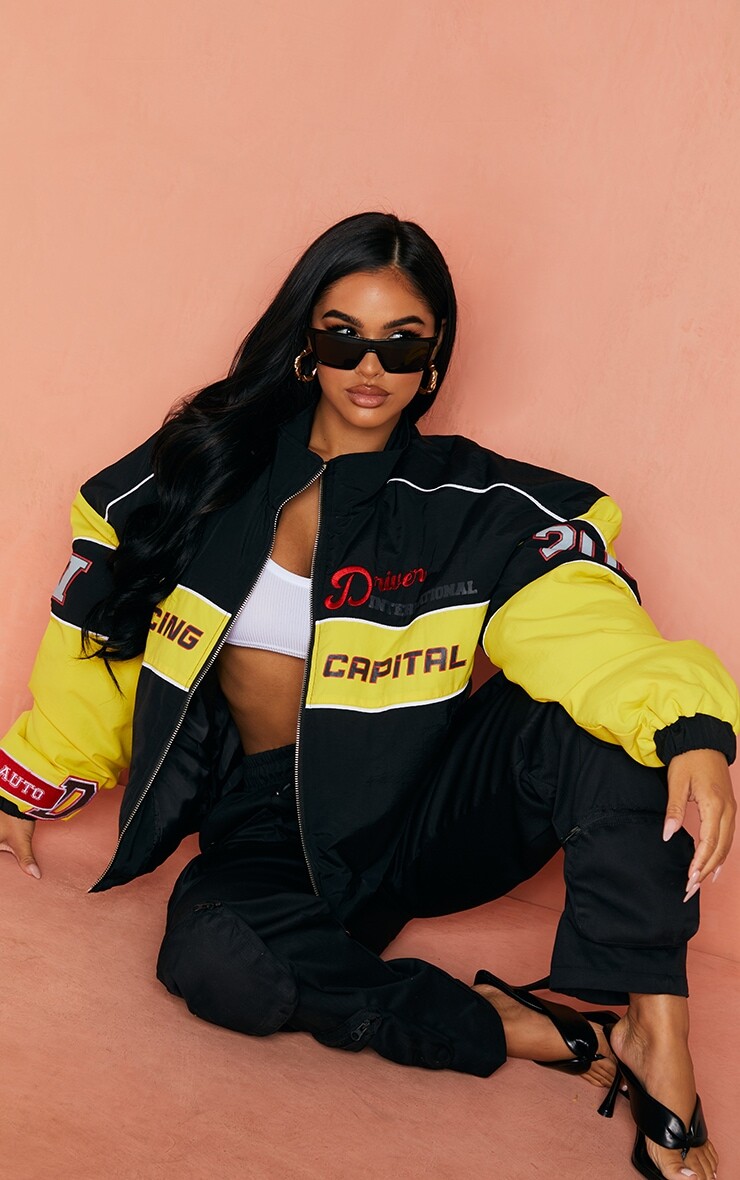 PrettyLittleThing Миниатюрный желтый бомбер Oversized на молнии с надписью Racer
PrettyLittleThing Миниатюрный желтый бомбер Oversized на молнии с надписью Racer