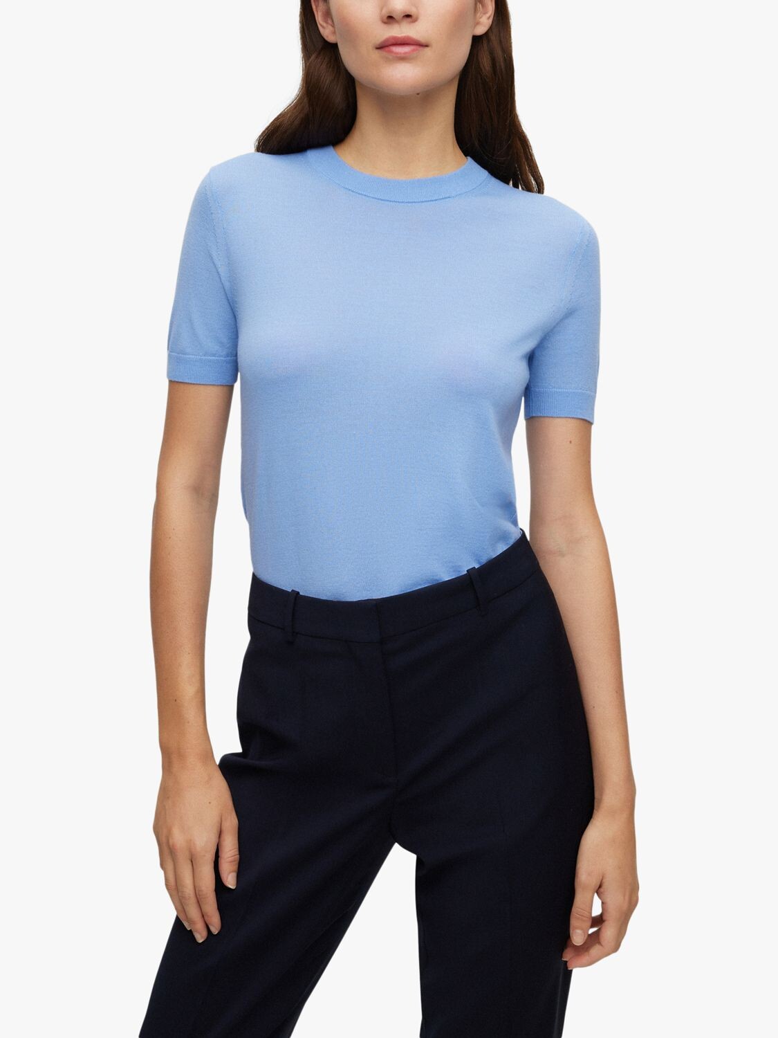HUGO BOSS Falyssiasi Однотонный шерстяной джемпер с короткими рукавами, открытый синий
HUGO BOSS Falyssiasi Однотонный шерстяной джемпер с короткими рукавами, открытый синий