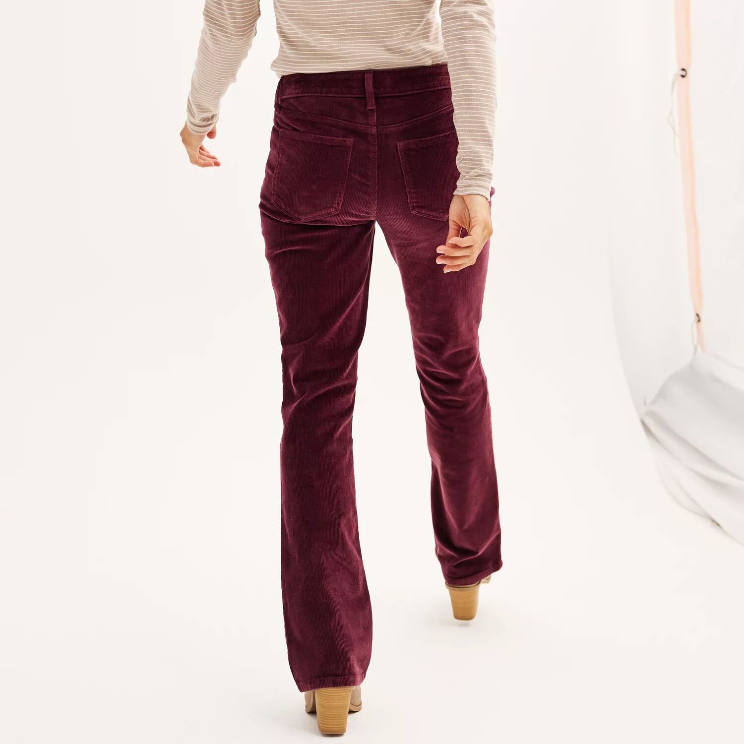 Женские вельветовые брюки премиум-класса Sonoma Goods For Life Bootcut Sonoma Goods For Life
Женские вельветовые брюки премиум-класса Sonoma Goods For Life Bootcut Sonoma Goods For Life