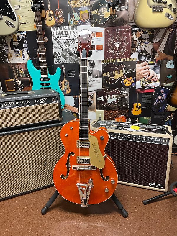 Gretsch G6120T-59 Vintage Select '59 Chet Atkins Hollow Body с Bigsby G6120T-59 Vintage Select '59 Chet Atkins Hollow Body with Bigsby
Gretsch G6120T-59 Vintage Select '59 Chet Atkins Hollow Body с Bigsby G6120T-59 Vintage Select '59 Chet Atkins Hollow Body with Bigsby