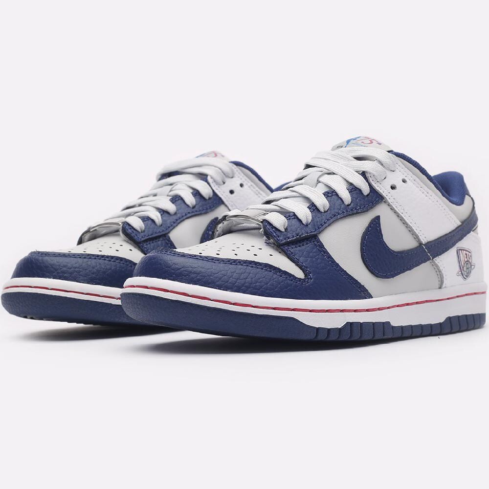 Женские кроссовки Nike Dunk Low EMB NBA 75th Anniversary Brooklyn Nets, белый/серый/синий, Синий;белый
Женские кроссовки Nike Dunk Low EMB NBA 75th Anniversary Brooklyn Nets, белый/серый/синий, Синий;белый
