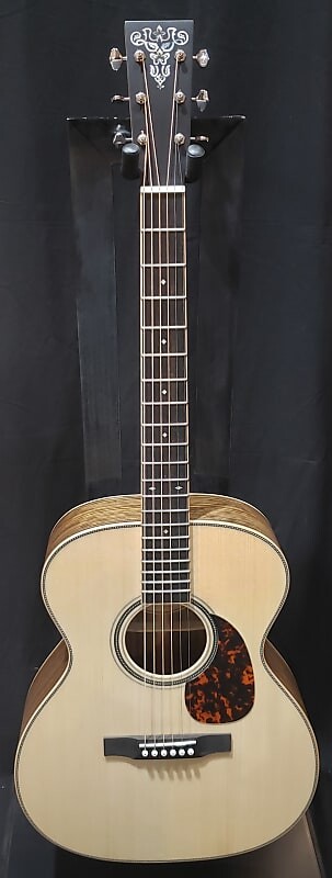 Акустическая гитара Larrivee OM-40 Limited Run Legacy Series European Spruce/Shedua
Акустическая гитара Larrivee OM-40 Limited Run Legacy Series European Spruce/Shedua