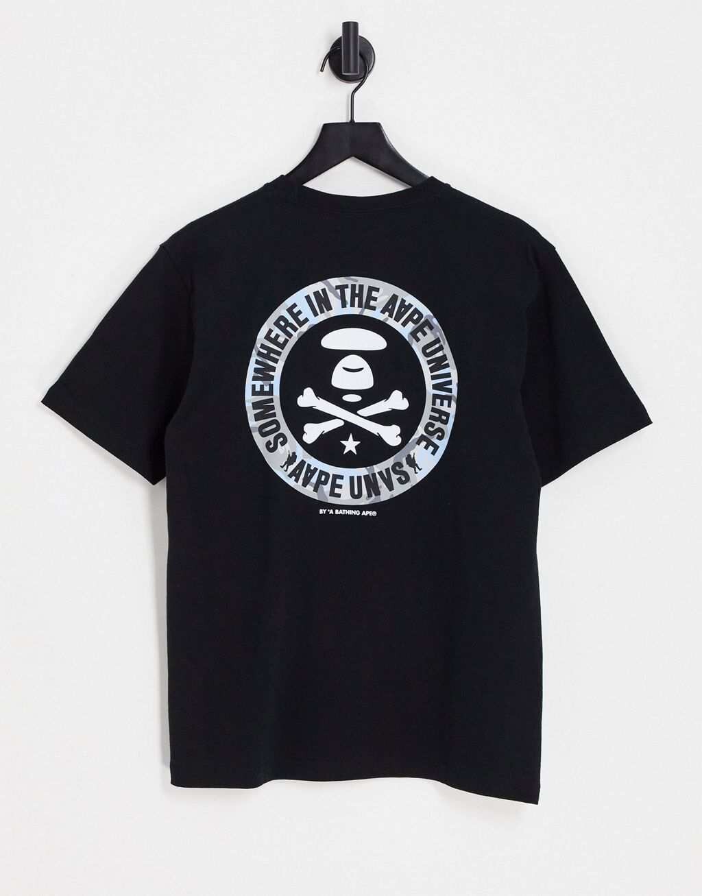 Черная футболка с камуфляжным черепом и скрещенными костями AAPE By A Bathing Ape
Черная футболка с камуфляжным черепом и скрещенными костями AAPE By A Bathing Ape