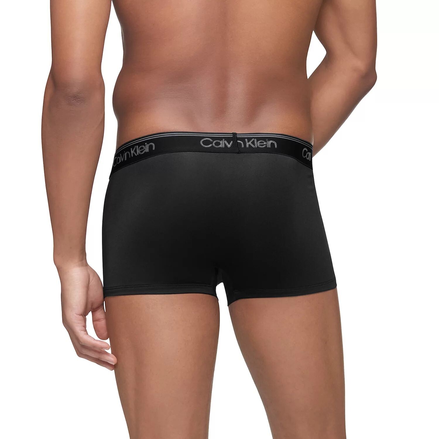 Мужские плавки из эластичной микрофибры с низкой посадкой Calvin Klein (3 пары)
Мужские плавки из эластичной микрофибры с низкой посадкой Calvin Klein (3 пары)