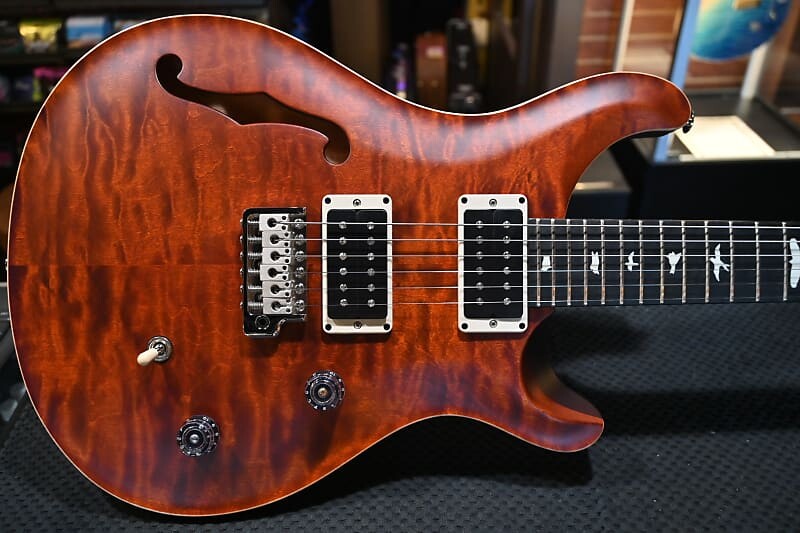 Электрогитара PRS Wood Library CE 24 Semi-Hollow Quilt - Tortoise Shell Satin #8563
Электрогитара PRS Wood Library CE 24 Semi-Hollow Quilt - Tortoise Shell Satin #8563