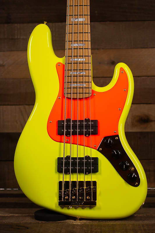 Fender MonoNeon Jazz Bass V, кленовый гриф, неоново-желтый MonoNeon Jazz Bass V, Maple Fingerboard, Neon Yellow
Fender MonoNeon Jazz Bass V, кленовый гриф, неоново-желтый MonoNeon Jazz Bass V, Maple Fingerboard, Neon Yellow