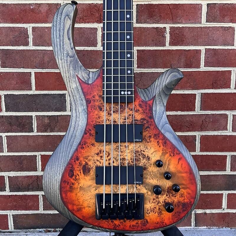 Бас-гитара Schecter Riot-5, Inferno Burst, топ из капа тополя, гриф из черного дерева
Бас-гитара Schecter Riot-5, Inferno Burst, топ из капа тополя, гриф из черного дерева