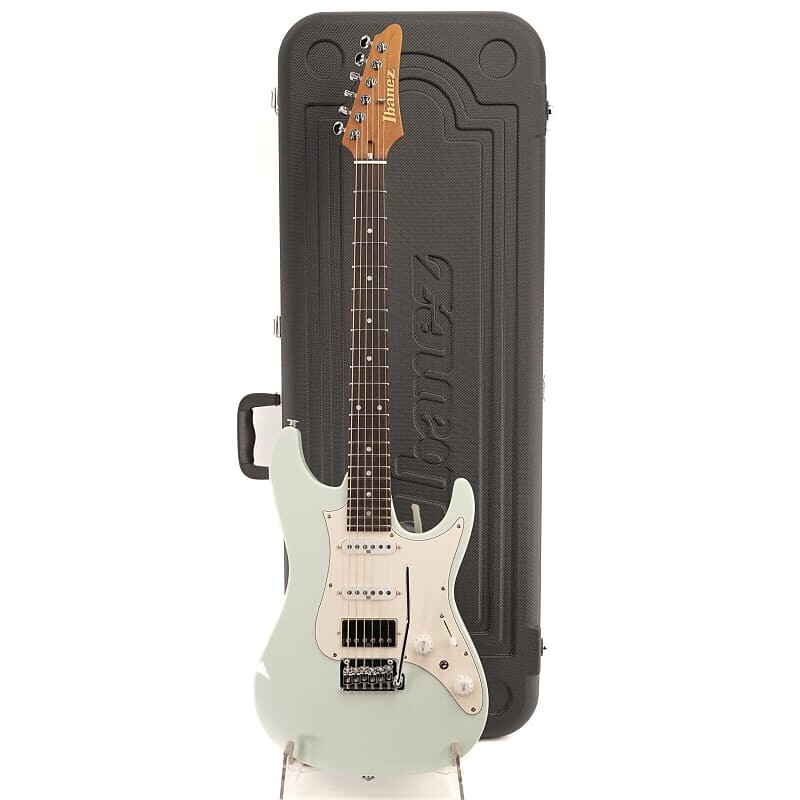 Ibanez Prestige AZ2204NW 6-струнная электрогитара - мятно-зеленый - сер. F2209499 Ibanez AZ2204NW Prestige
Ibanez Prestige AZ2204NW 6-струнная электрогитара - мятно-зеленый - сер. F2209499 Ibanez AZ2204NW Prestige
