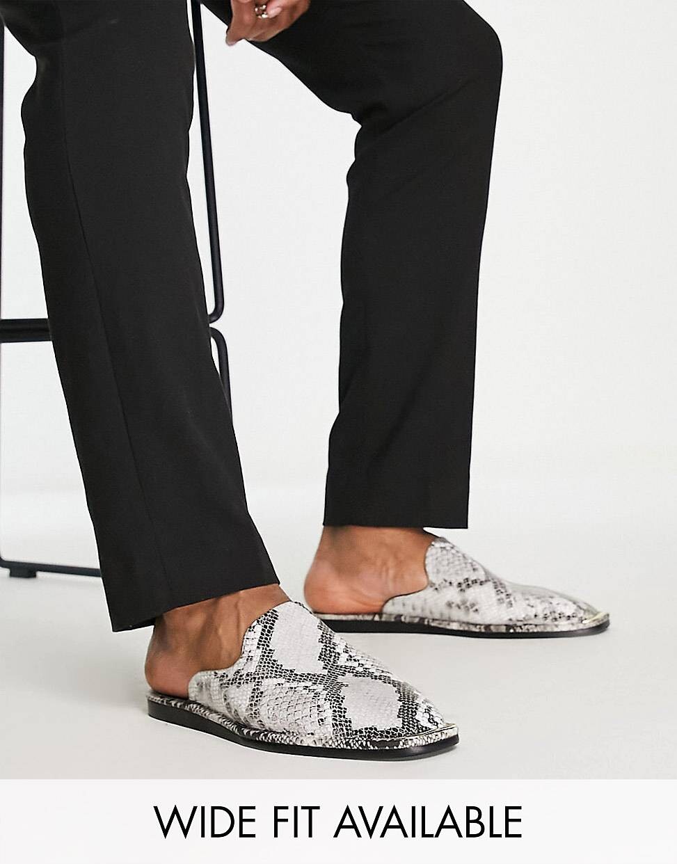 Мокасины без задника ASOS DESIGN из кожи со змеиным принтом и металлическим мыском
Мокасины без задника ASOS DESIGN из кожи со змеиным принтом и металлическим мыском